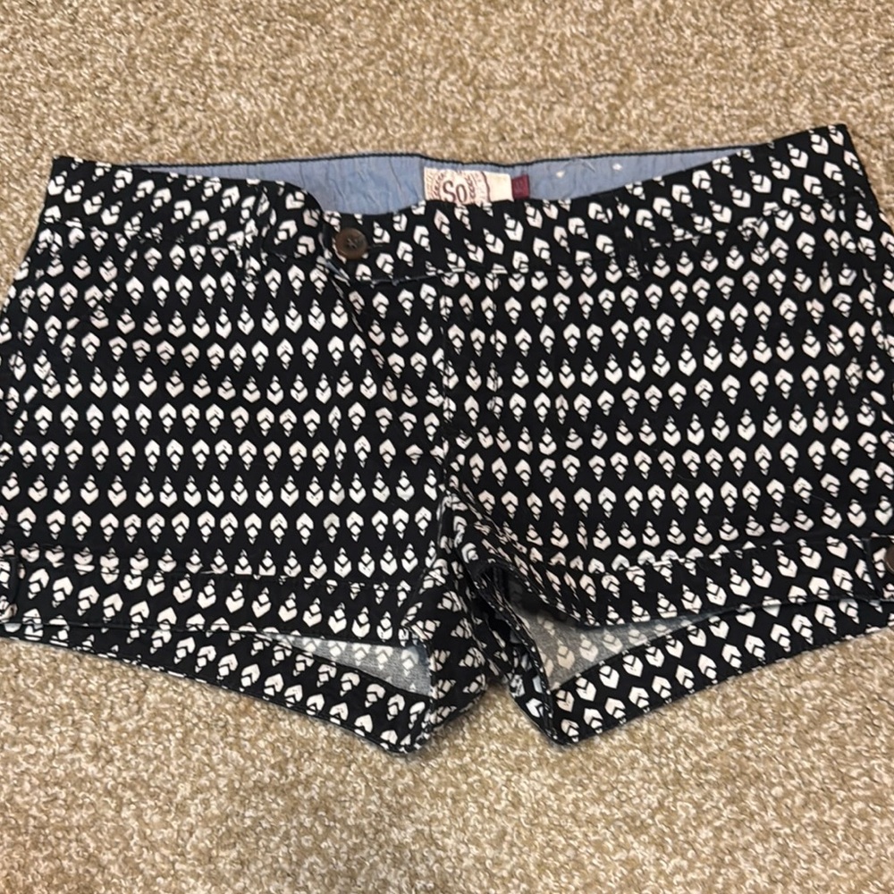 SO Black and White Jean Shorts with Geometric Pattern